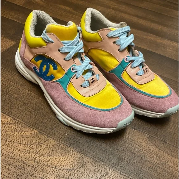 Chanel sneakers! Size 7! GUC! - Picture 3 of 7